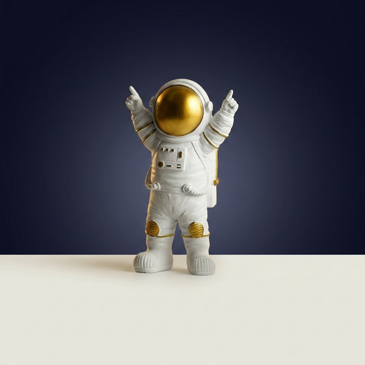 Astronaut Figurine for Home Decor – hero